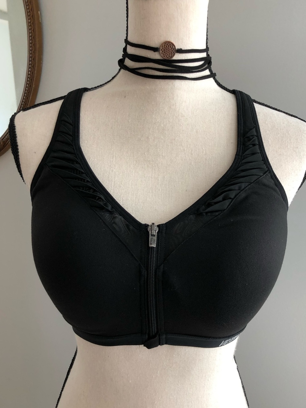 Victoria’s Secret Sport Black Knockout Ruched Sports Bra Size 34DD